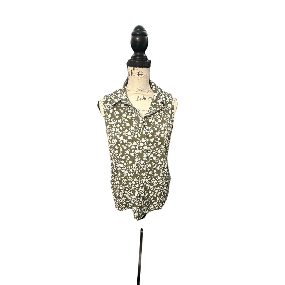 Cabi Sleeveless Button-Down Blouse – Olive Green and White Print – Size Small